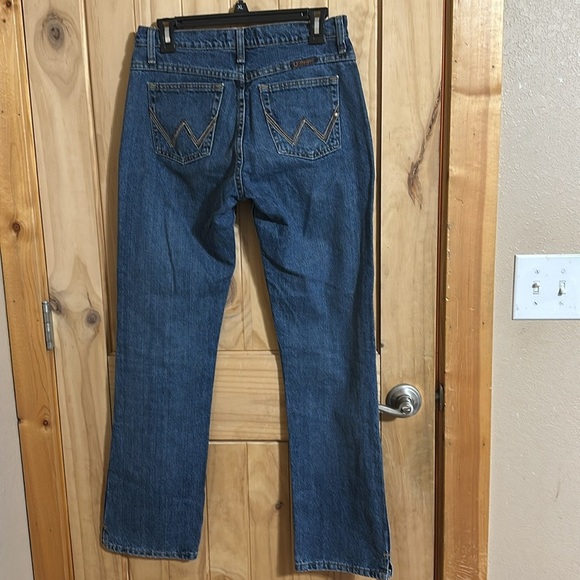 Wrangler Jeans Women’s CASH ultimate riding Bootcut Cowgirl Cut - Picture 2 of 9